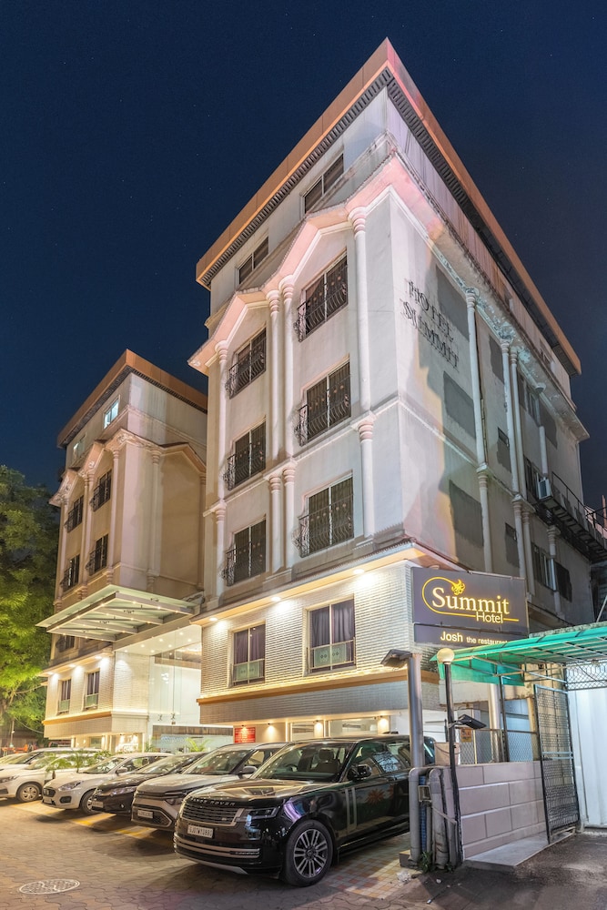Hotel Summit 6/50