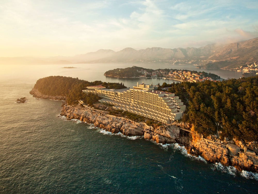 Croatia Hotel 74/80