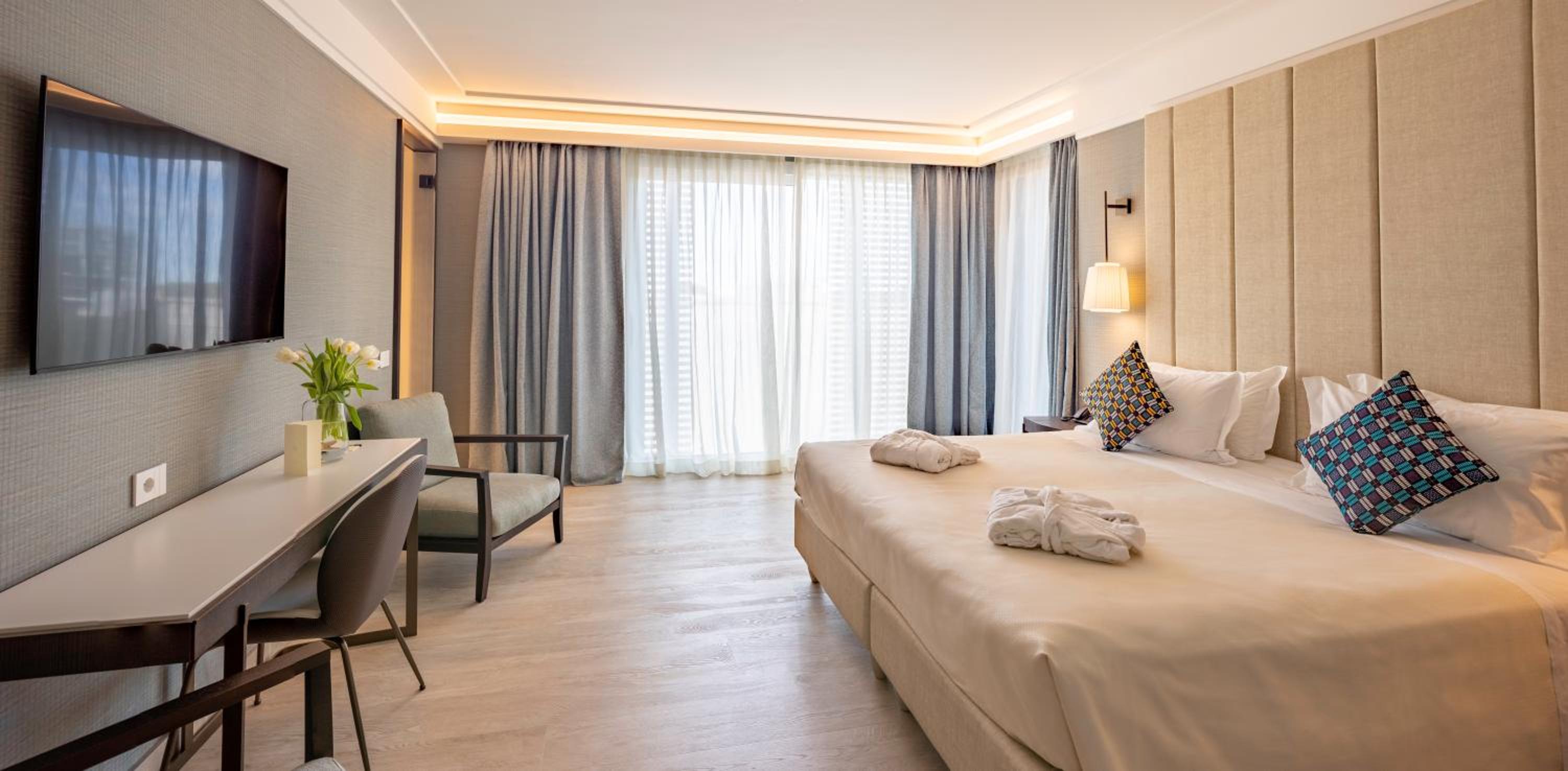 PRESIDENTIAL, SUITE