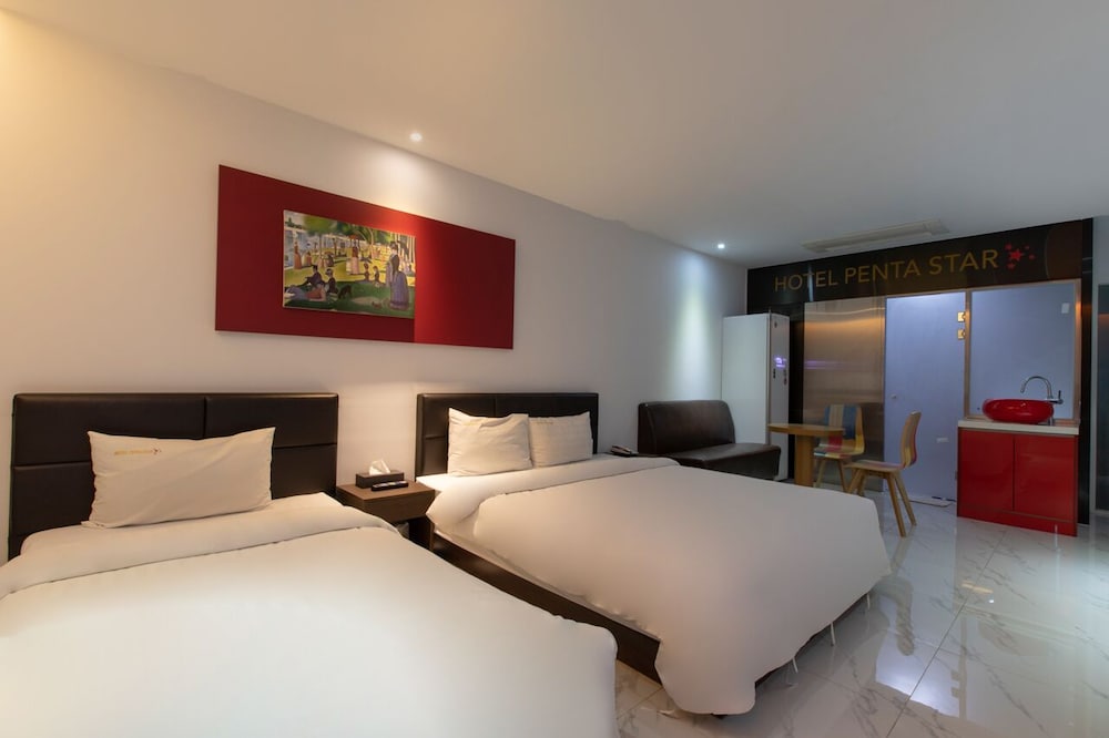 SUITE, TWIN BEDS