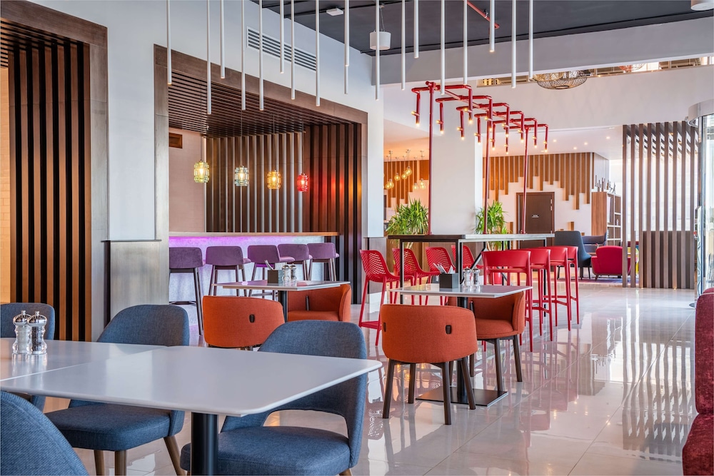 بارك إن باي راديسون جدة طريق المدينة(Park Inn By Radisson Jeddah Madinah Road) 40/65