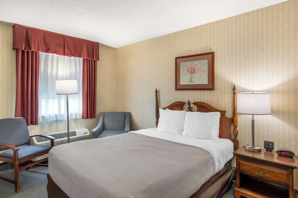 غرفة بسرير كوين لذوي الإعاقة، Quality Inn Gettysburg Motor 2/6