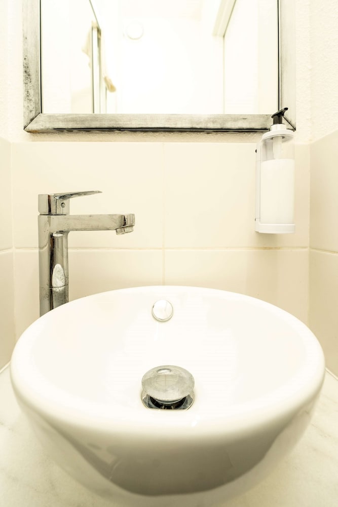 Kyriad Direct Brignoles - Provence Verte 26/27
