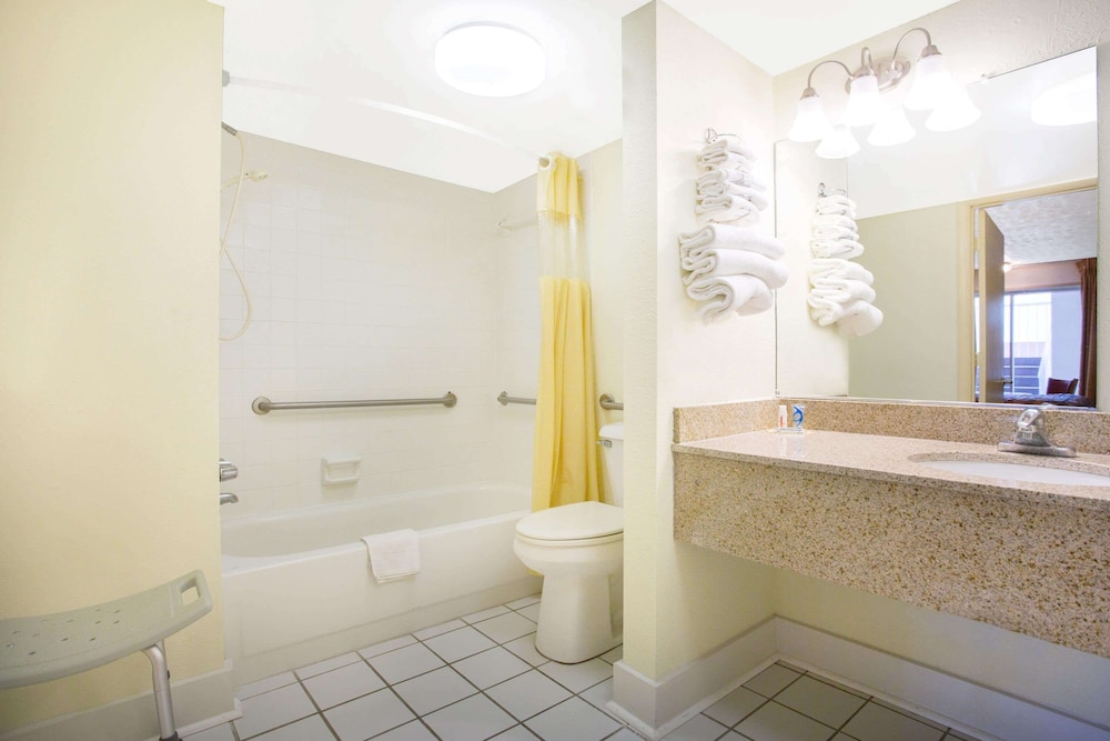 Days Inn by Wyndham Chester 6/18