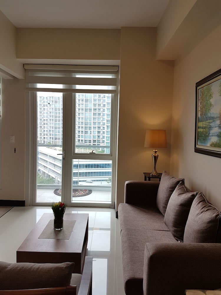 Mactan Newtown With Ocean View 10/50