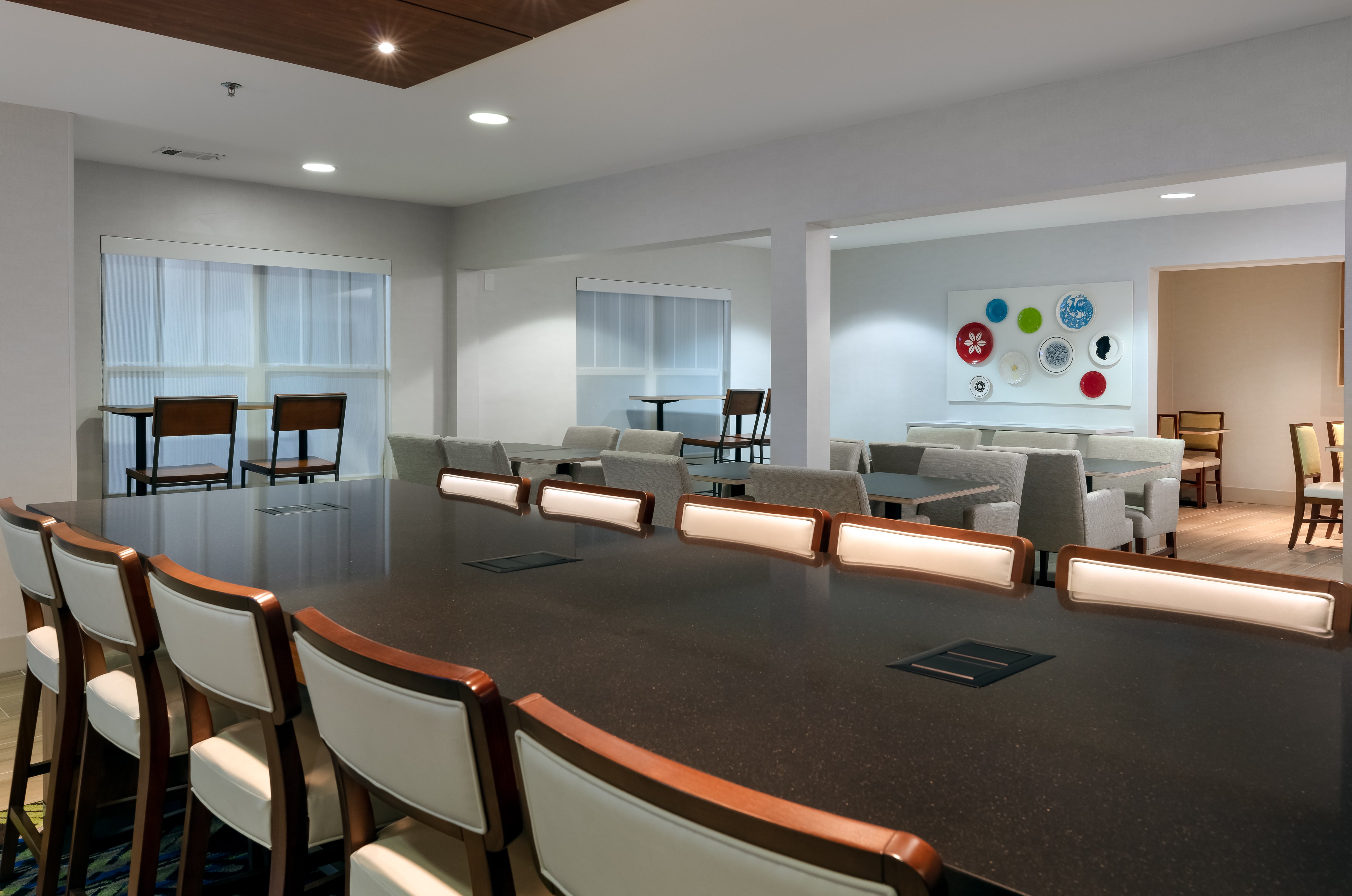 Holiday Inn Express Alpharetta Roswell 64/68