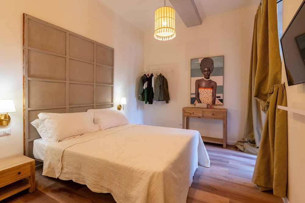 Gian Paul Hotel 11/50