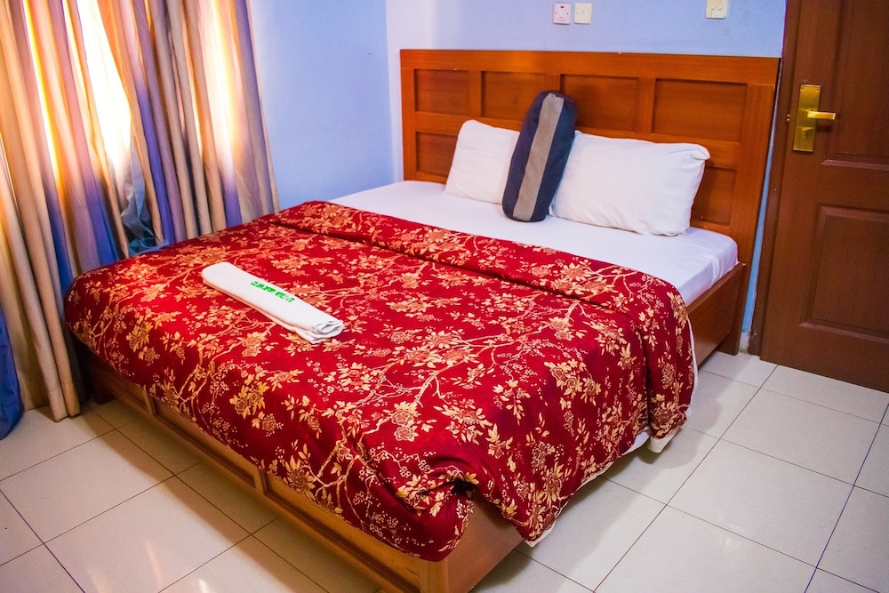 Golden Destiny Hotel Limited 9/100