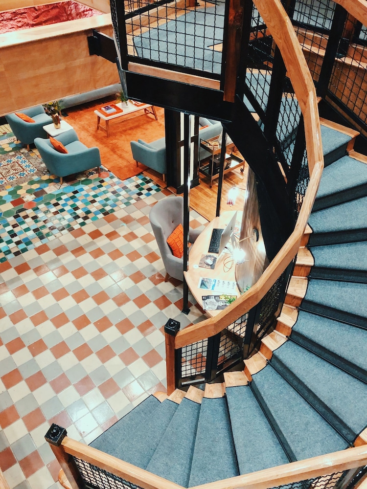 Henry Norman Hotel 48/64