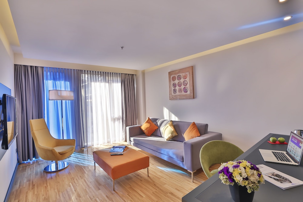 Business Life Sisli 22/53