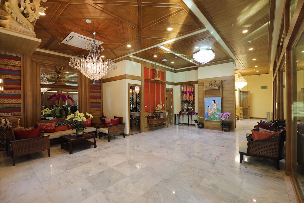 Peak Nimman Prestige Hotel 43/68