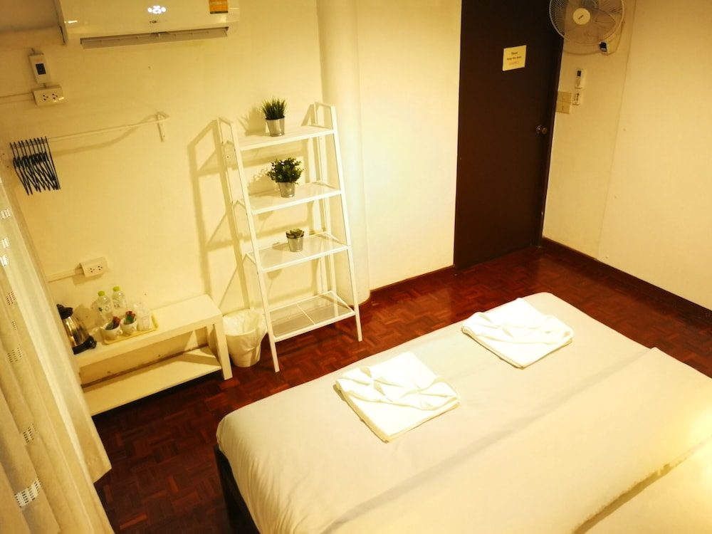 Hostel 16 21/72