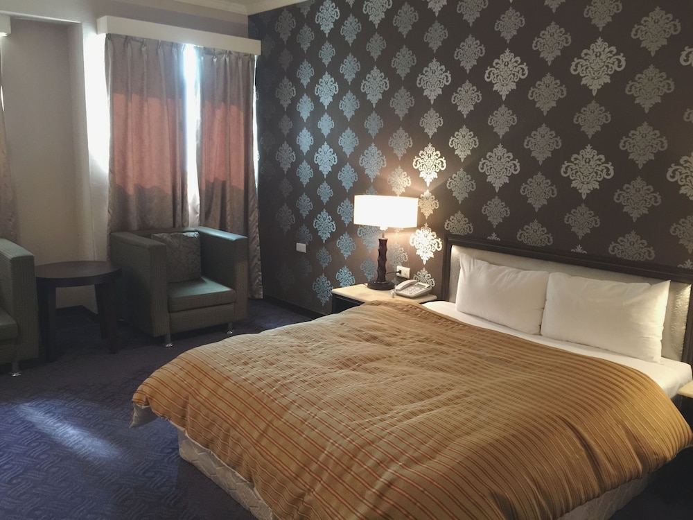 Well Garden Hotel 23/50