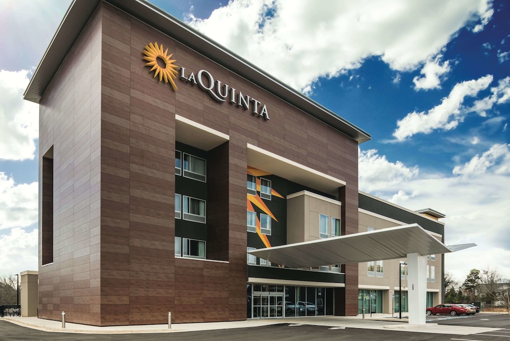 La Quinta Inn And Suites by Wyndham McDonough 1/41