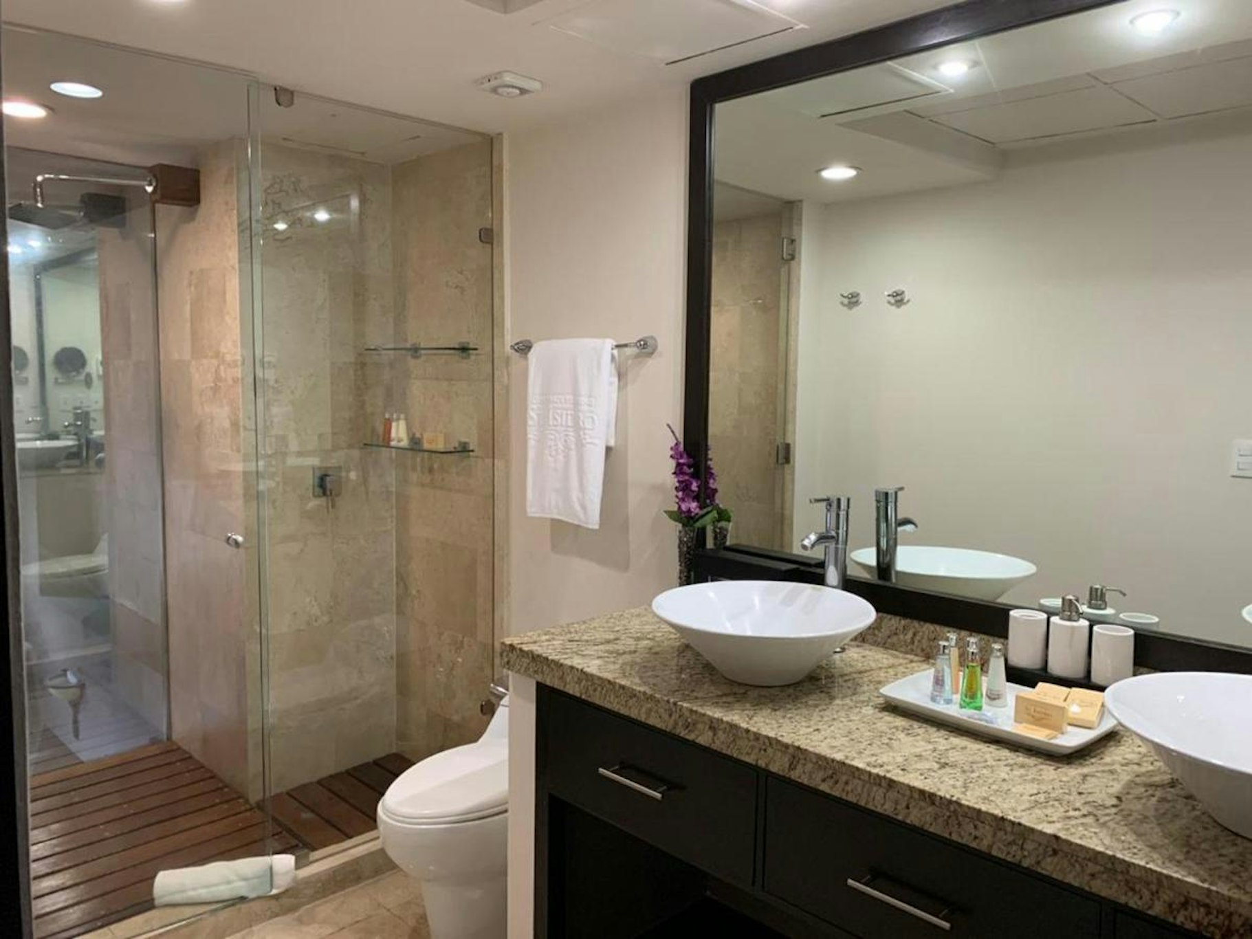 St Isidro Suites Corporate Housing SPA & Wellness Center 54/55