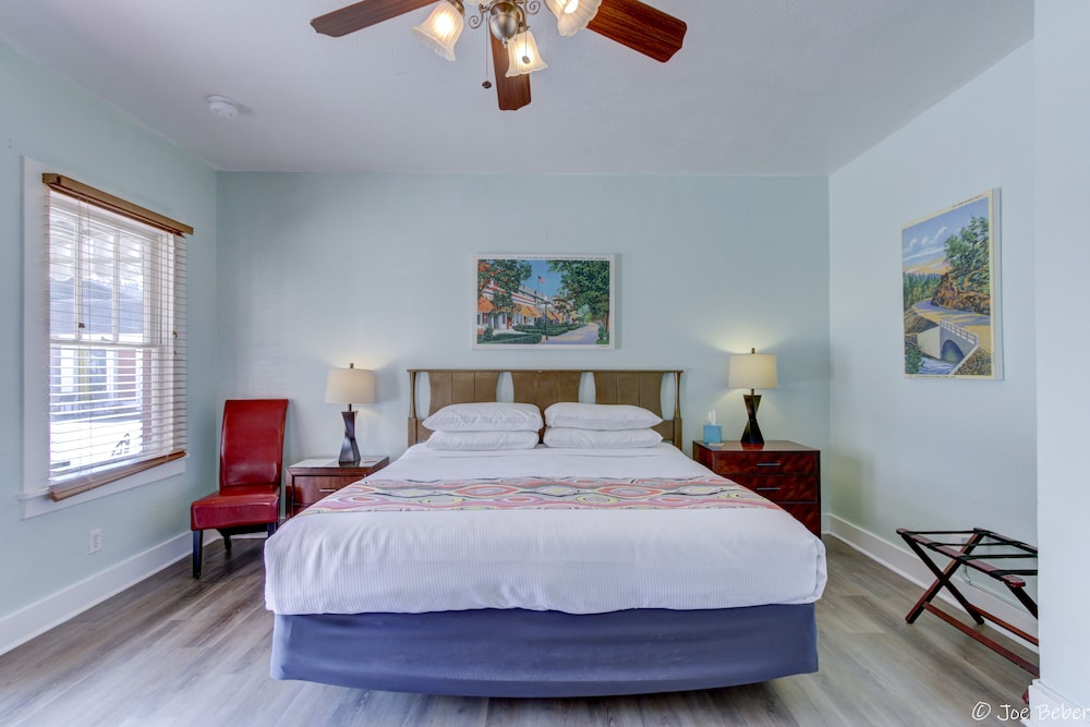 CLASSIC, KING BED