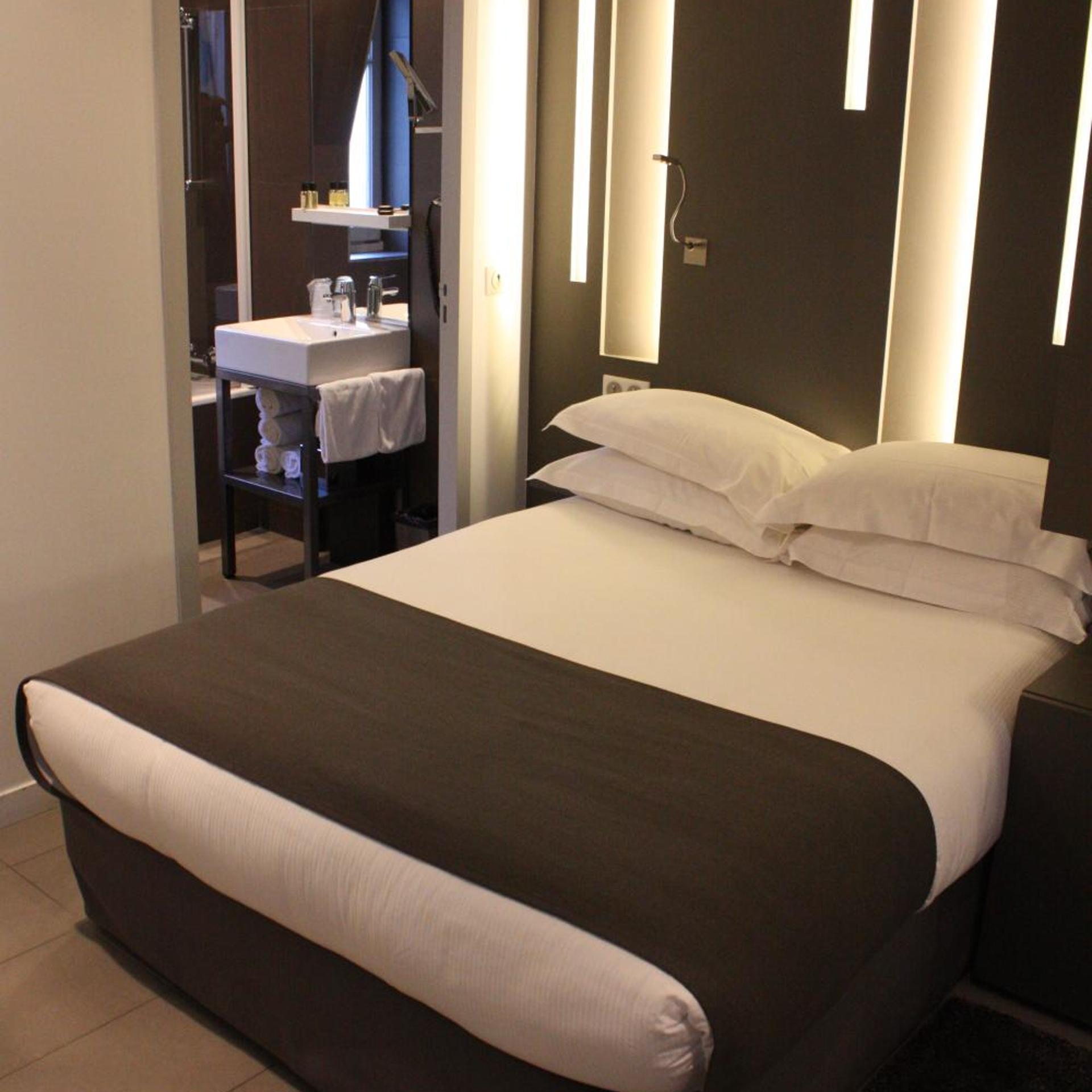 ROOM, TRIPLE