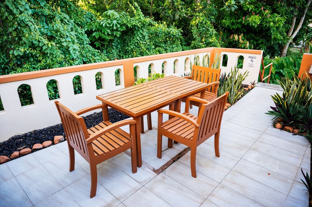 Valley Breeze Guest House 30/45