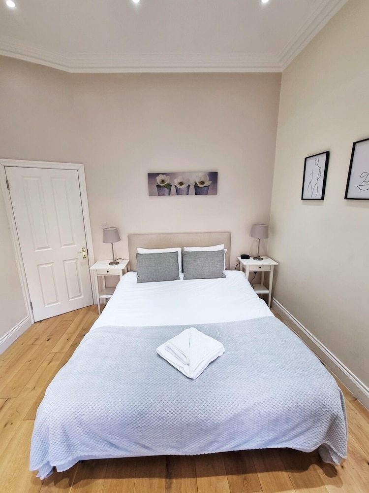 Urban Stay Oxford Gardens Apartments 20/50