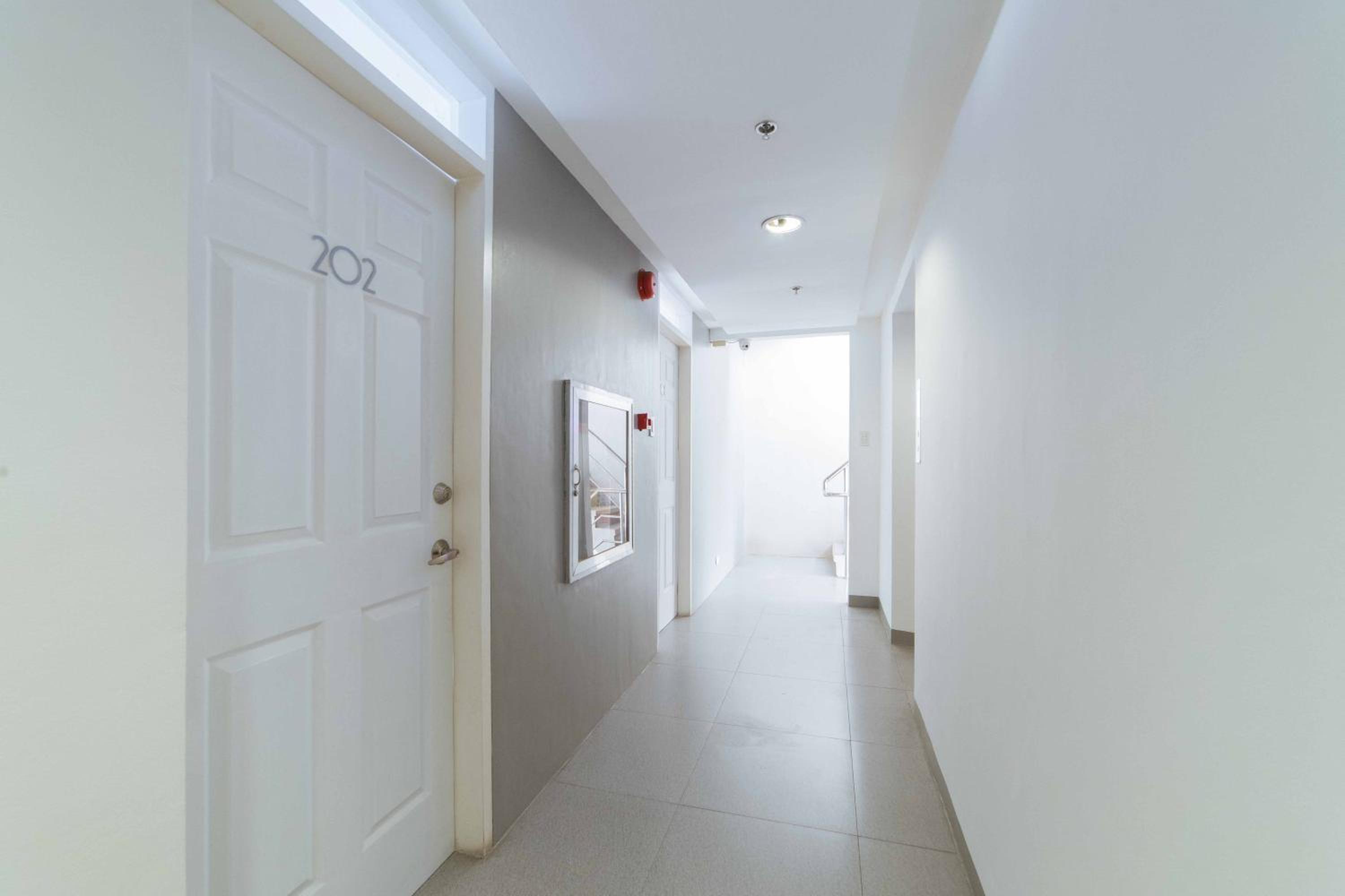 Reddoorz Plus Roxas St. Davao 32/49
