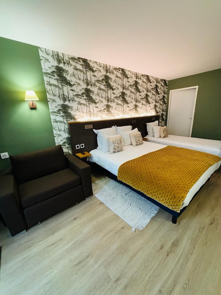 Le Castel Fleuri Hotel 36/61