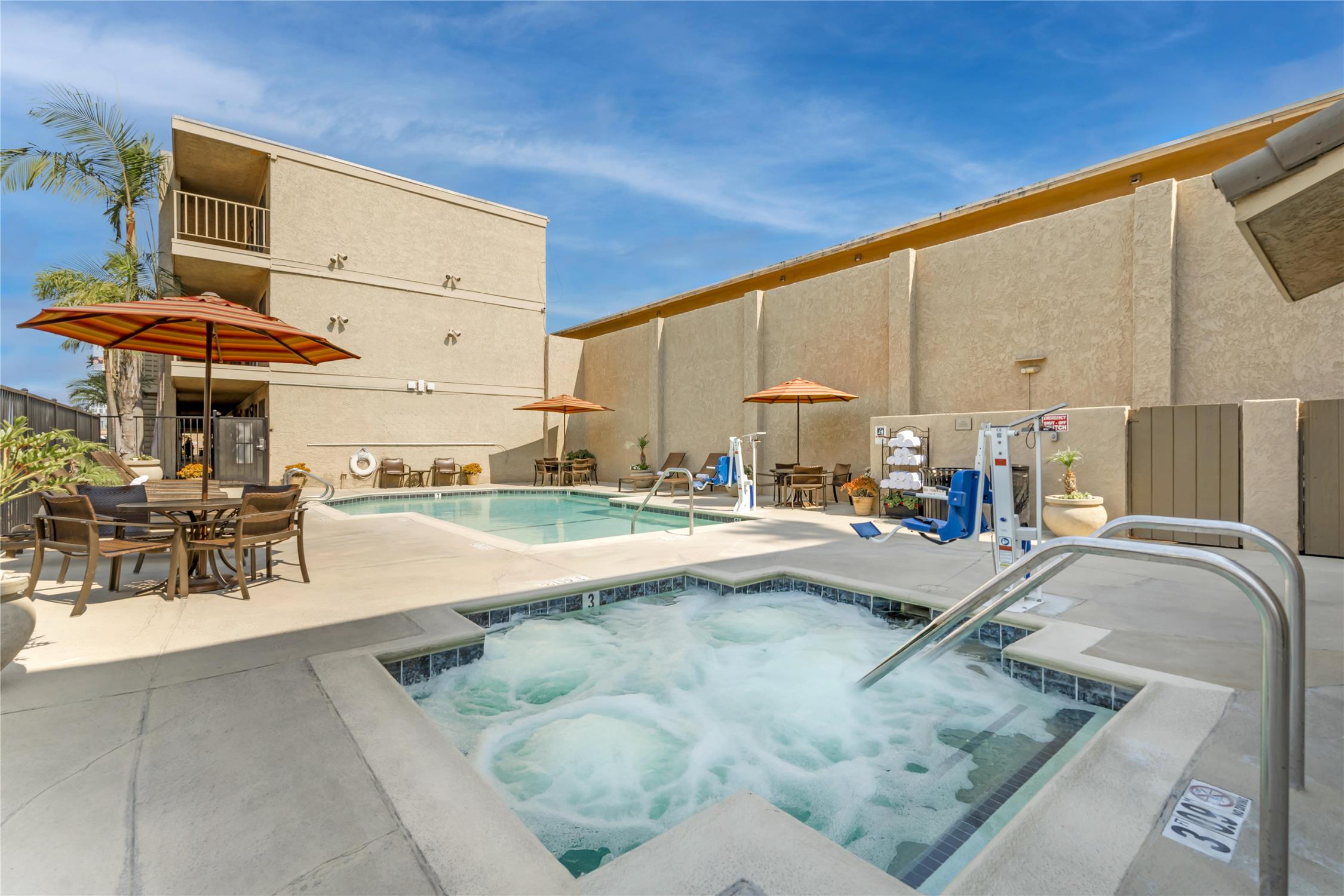 Best Western Plus Anaheim Inn 33/59
