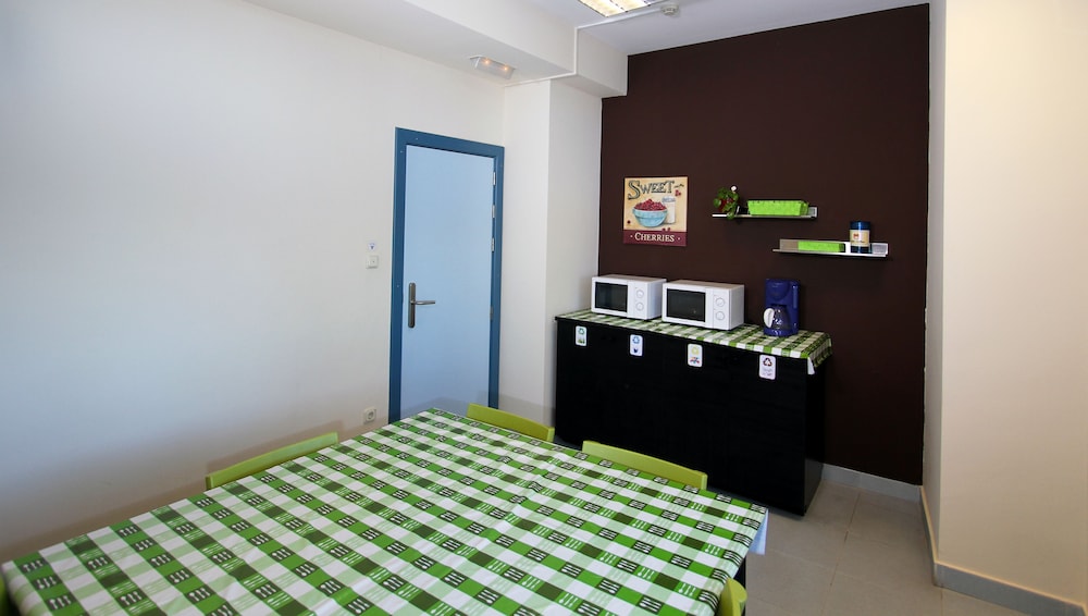 Bilbao Aterpetxea Hostel 8/37