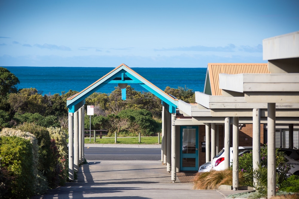 The Beachfront Motel 6/31
