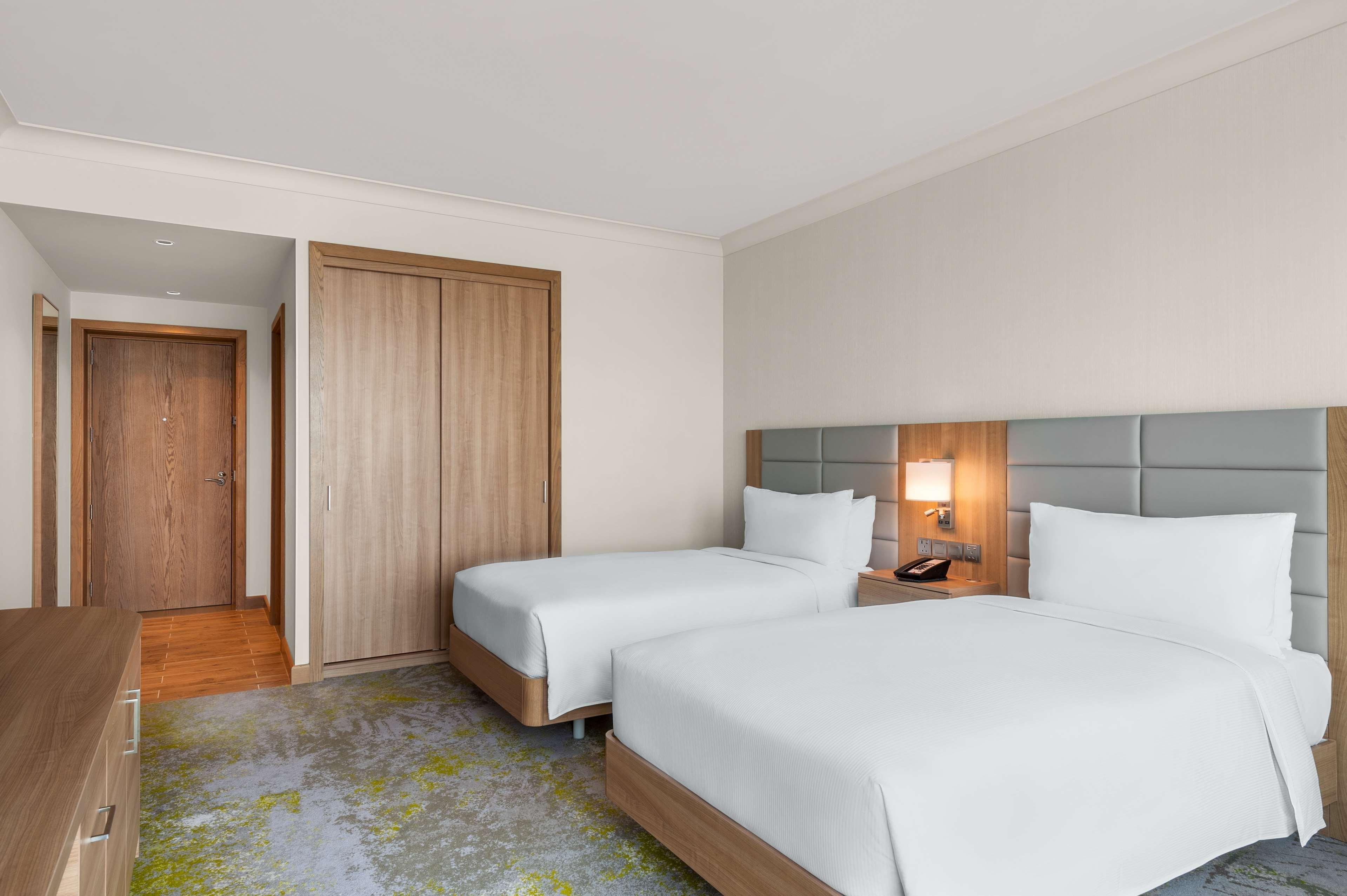 ROOM, TWIN BEDS, CITY VIEW
