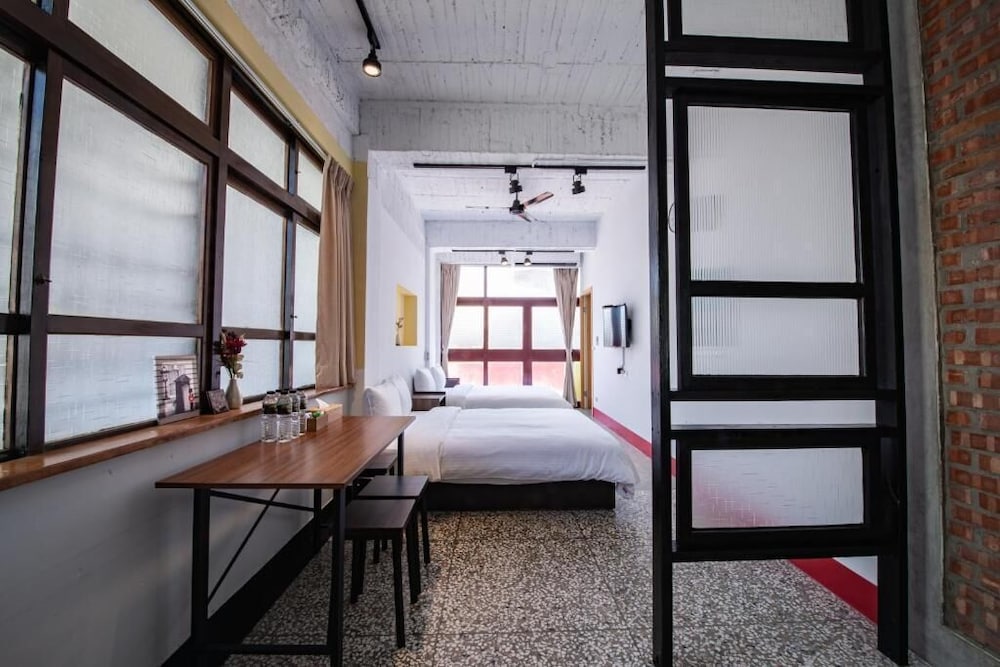Here B&B 15/34