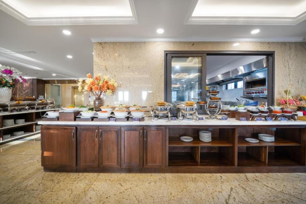 Golden Lotus Luxury Hotel Da Nang 39/50