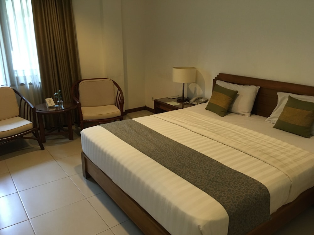 Paniisan Hotel 7/24