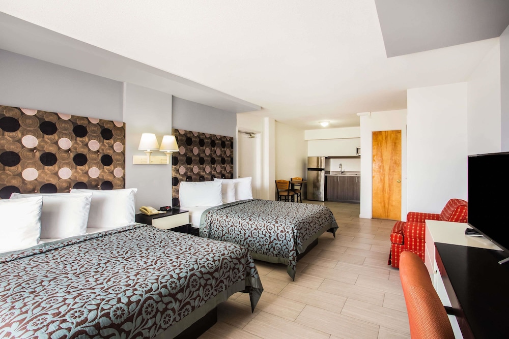 Arya Blu Inn and Suites (Ex Days Inn Ormond Beach Mainsail Oceanfront) 12/43
