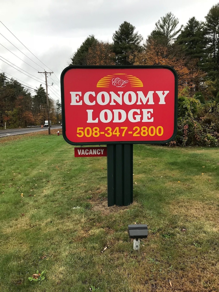 Economy Lodge 682 Main St Sturbridge 2/39
