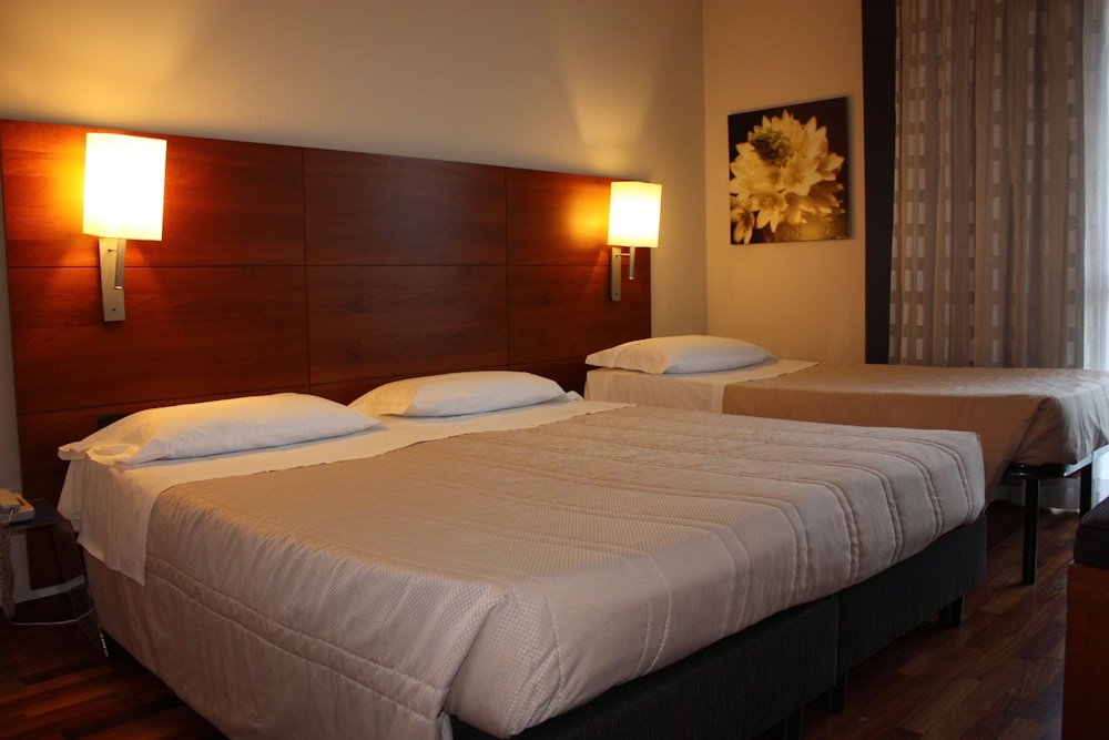 HOTEL DA VINCI 16/32