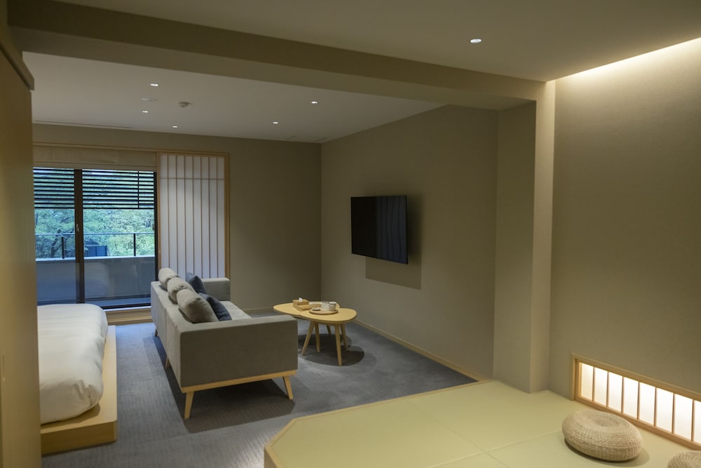 Moksa Rebirth Hotel 40/50