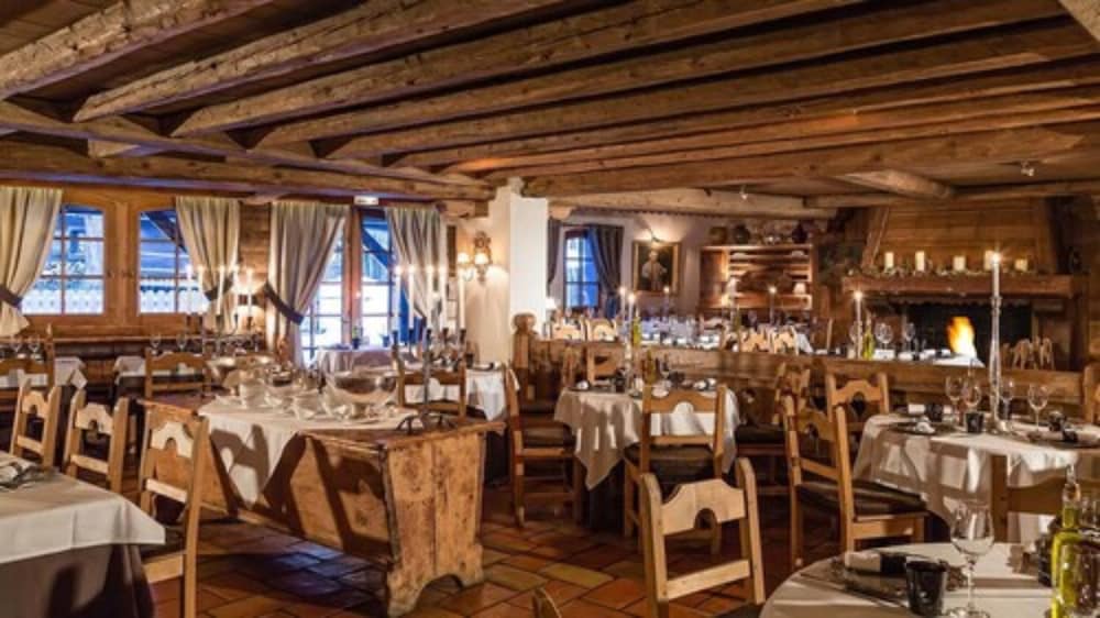 Hôtel Le Fer à Cheval 36/50