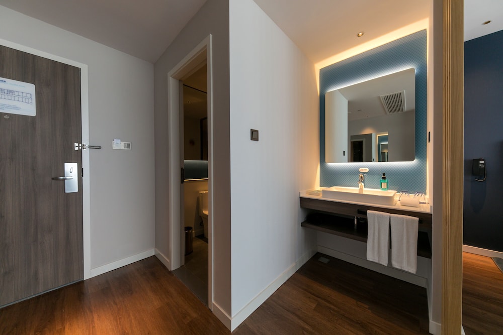 Holiday Inn Express Shanghai Tangzhen 22/63