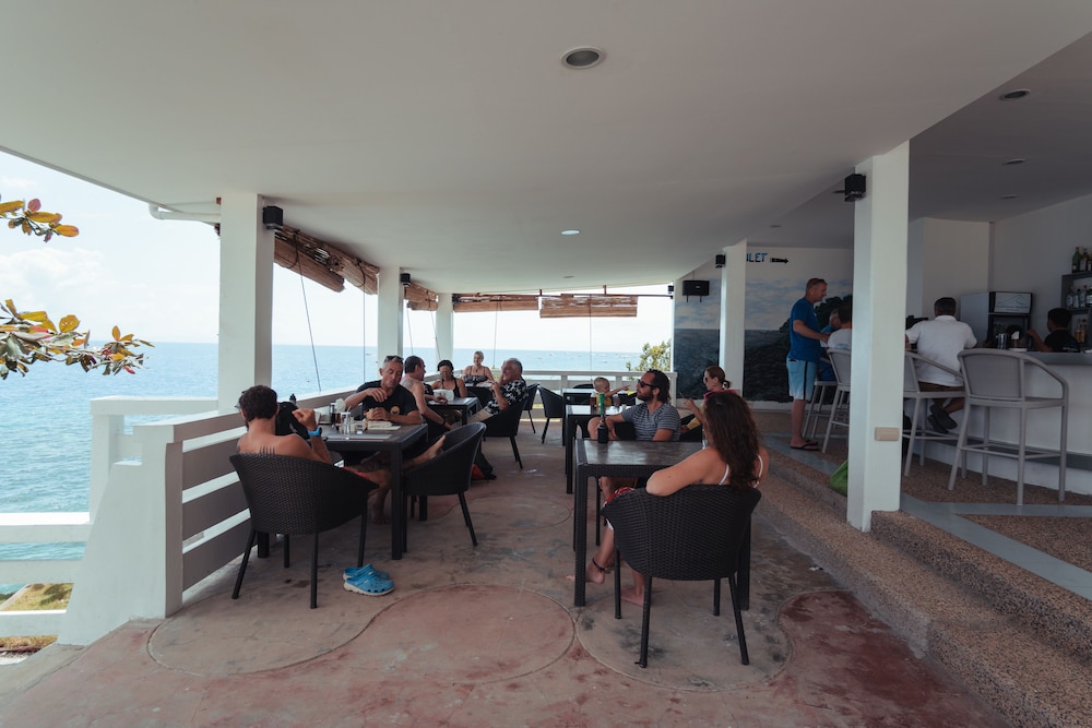 Cliffside Resort Panglao 58/68