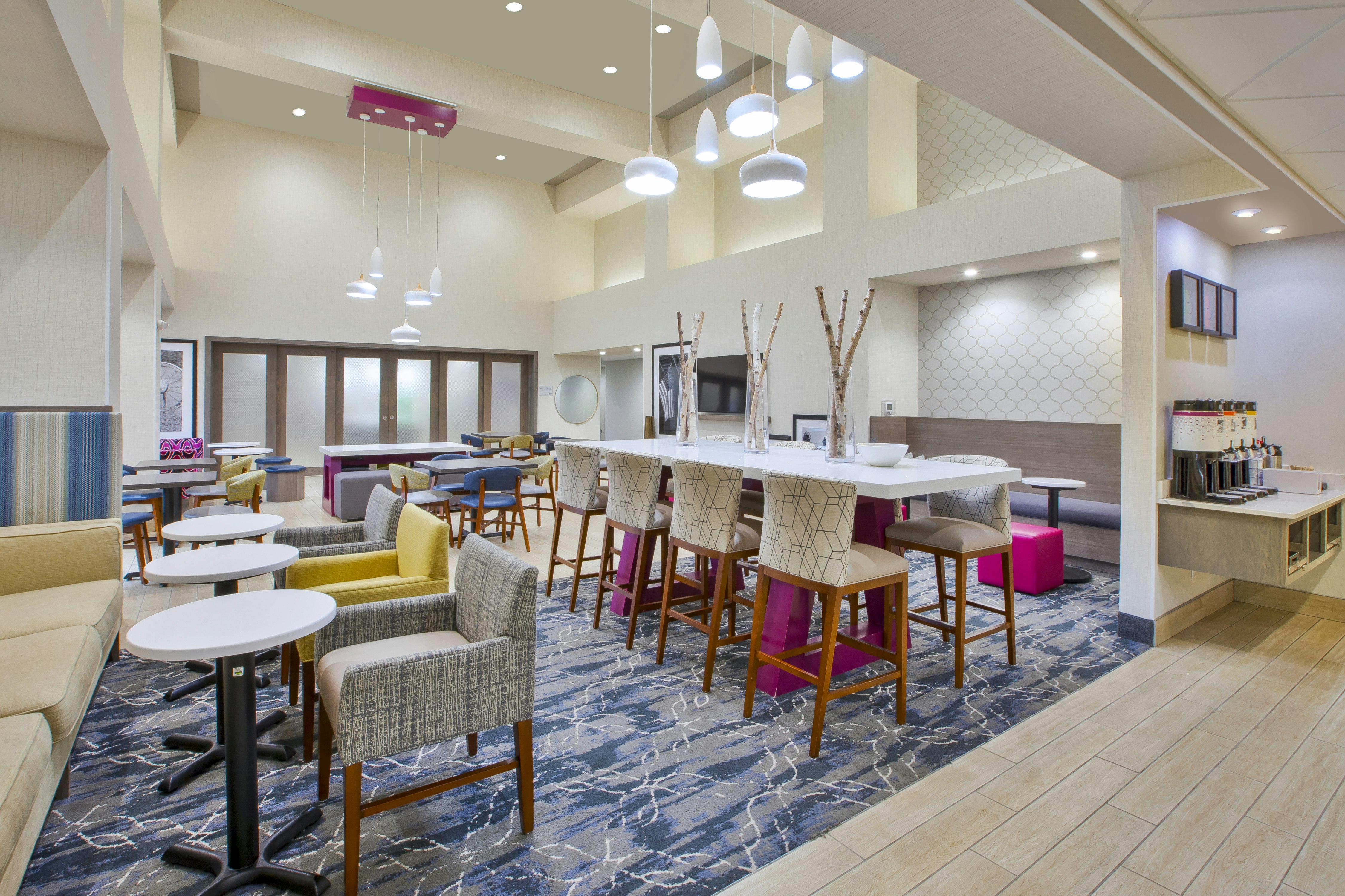 Hampton Inn Suites Cleveland Oakwood Village Oh 6/10