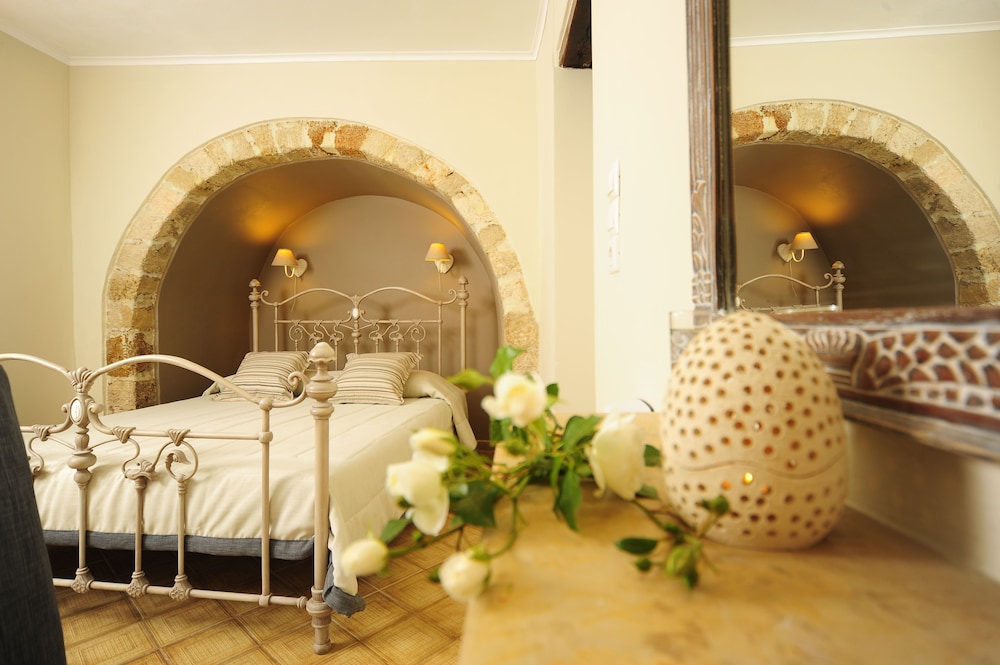 Mythos Suites Hotel 58/68