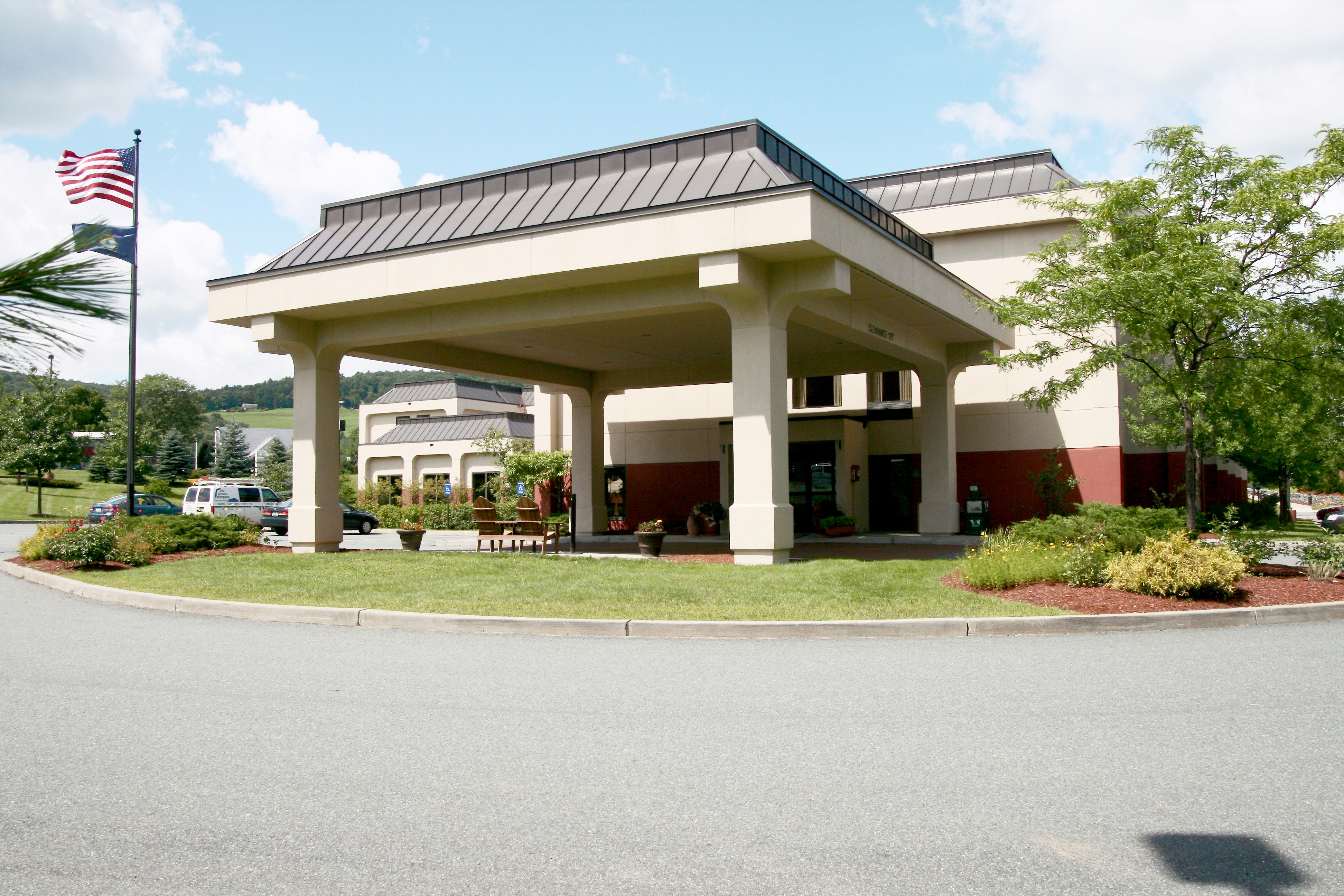 Hampton Inn White River Junction 8/81