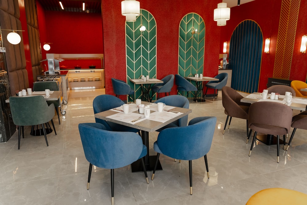 Park Dedeman Almaty 50/64