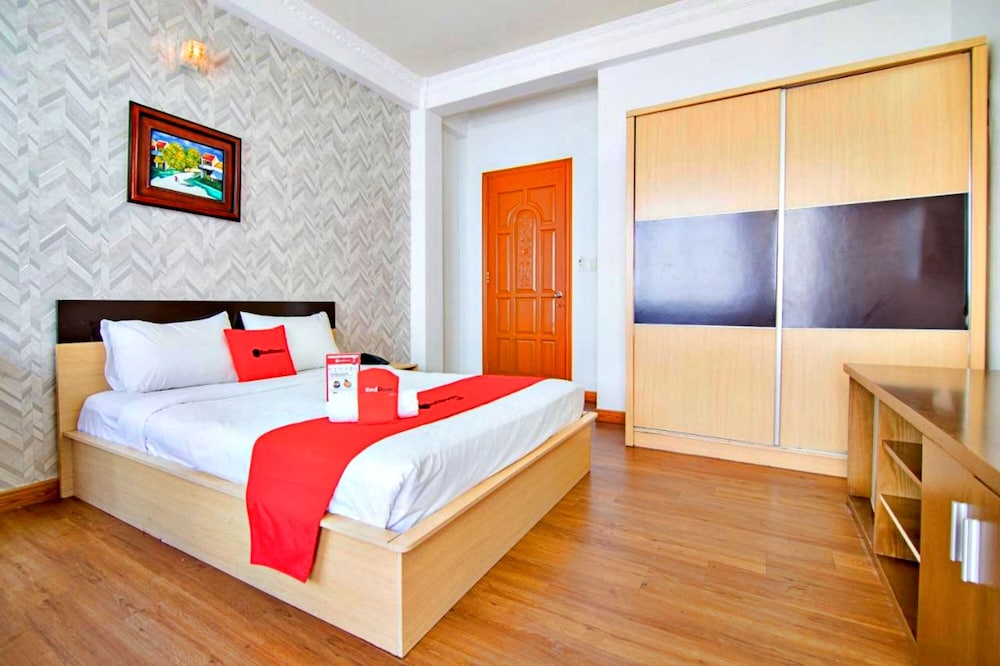 DELUXE, DOUBLE BED