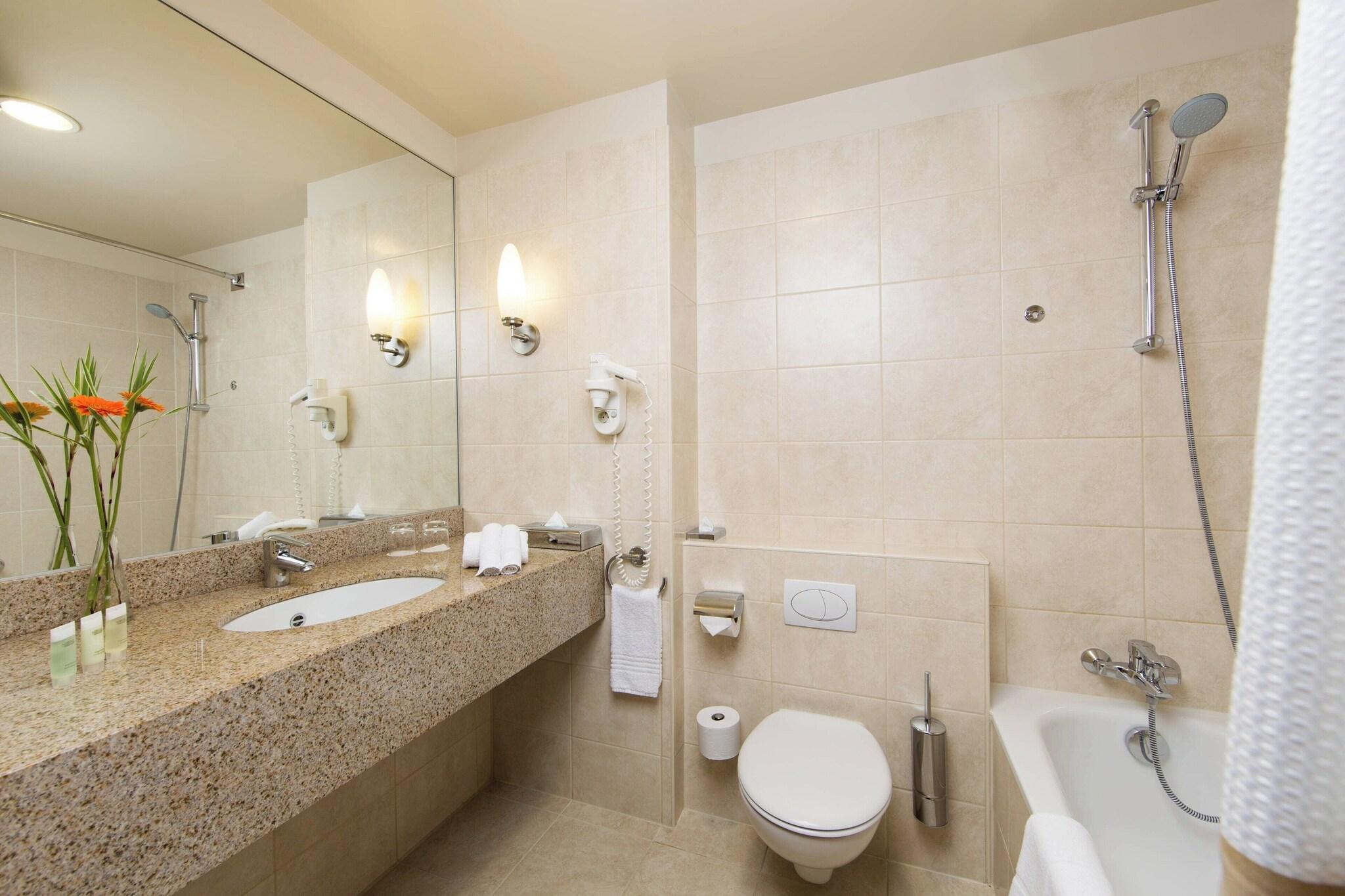 جناح بسرير كينج بإطلالة على الحديقة، Courtyard By Marriott Brussels 2/2