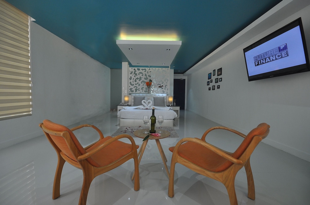 Boracay Ocean Club Beach Resort 55/77
