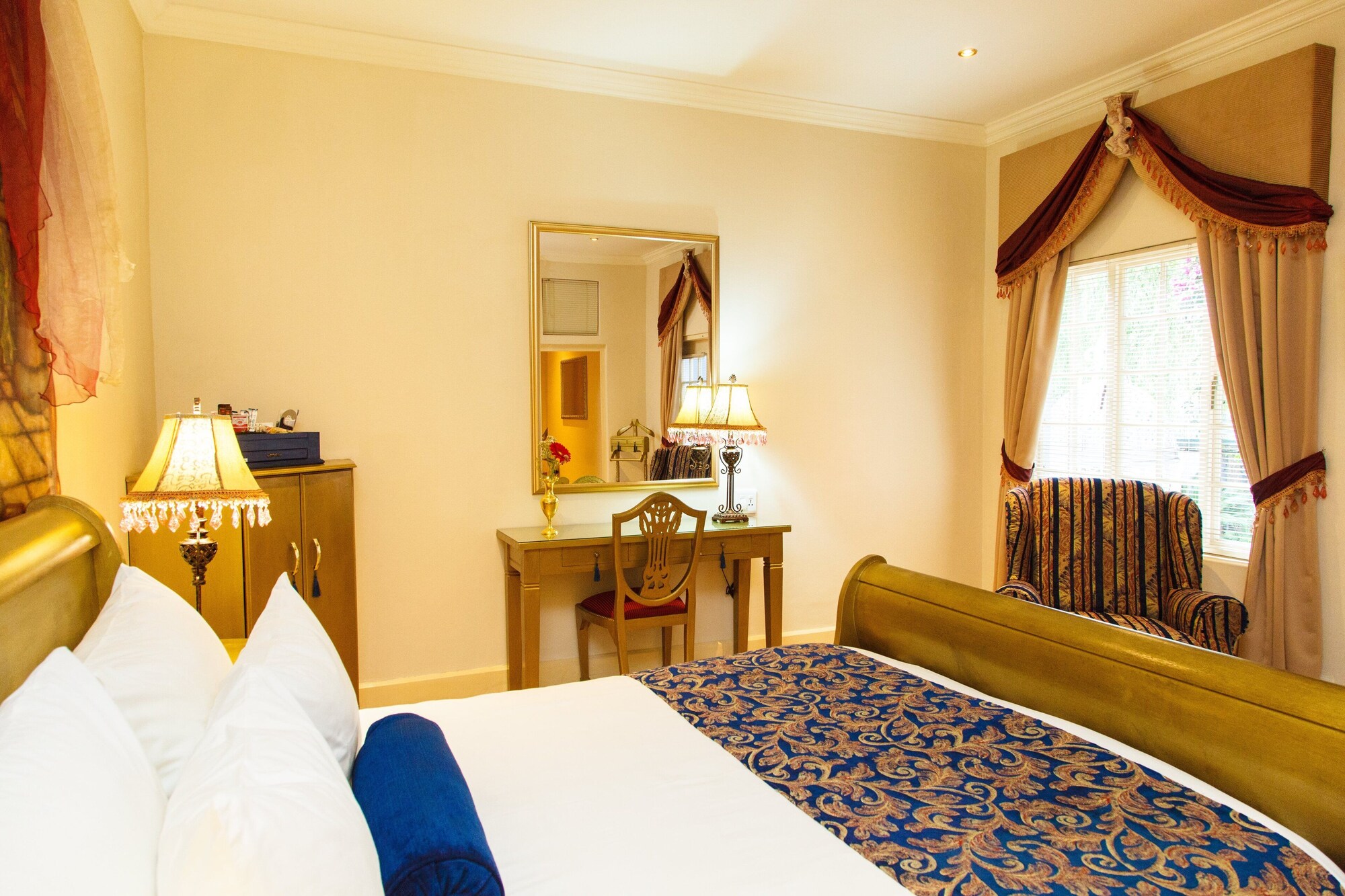 LUXURY, DOUBLE BED