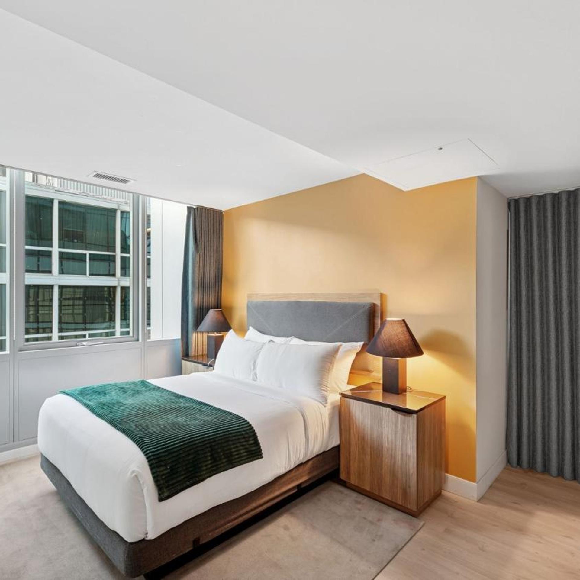 1 Bedroom, Den, South Wing