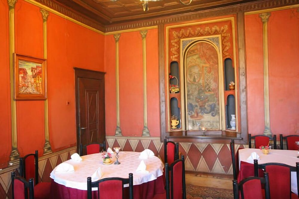 Alafrangite Hotel 28/33