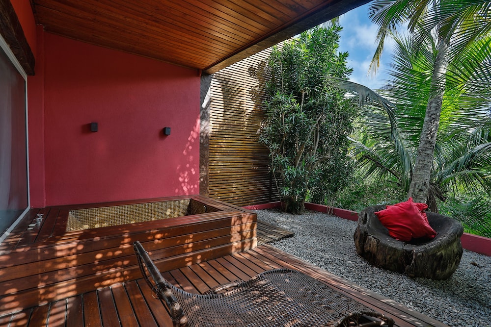 swimming pool spa